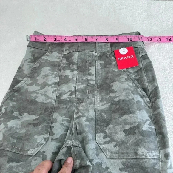 NWT Spanx Stretch Twill Ankle Cargo Pants in Stone Wash Camo size XS TALL - Picture 6 of 9